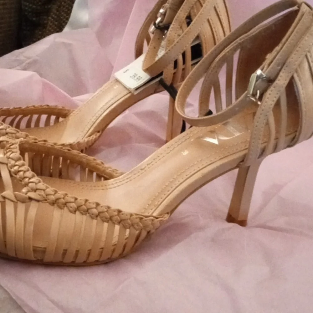 tan mid heel, strappy pump - Picture 2 of 4